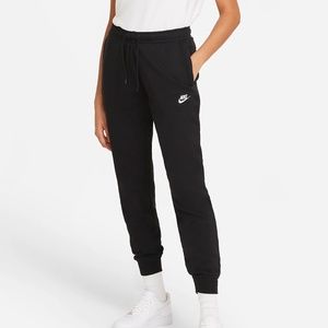 Nike Sportswear Essential Women's Fleece Pants (Small)
